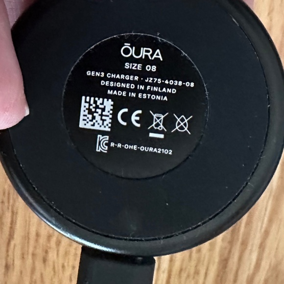 Oura Ring Gen 3 Horizon in Gold (Size 8) - Picture 6 of 9